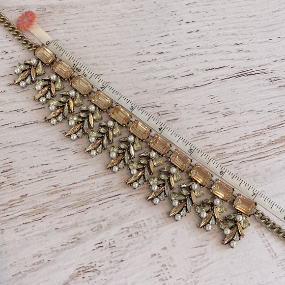 Brass Tone Jewel and Pearl Necklace 18” plus 2 1/2” Extension - Picture 3 of 9